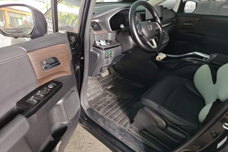 Used Honda Odyssey 2024 2.0L eHEV Sharp & Enjoy Edition Driver Seat