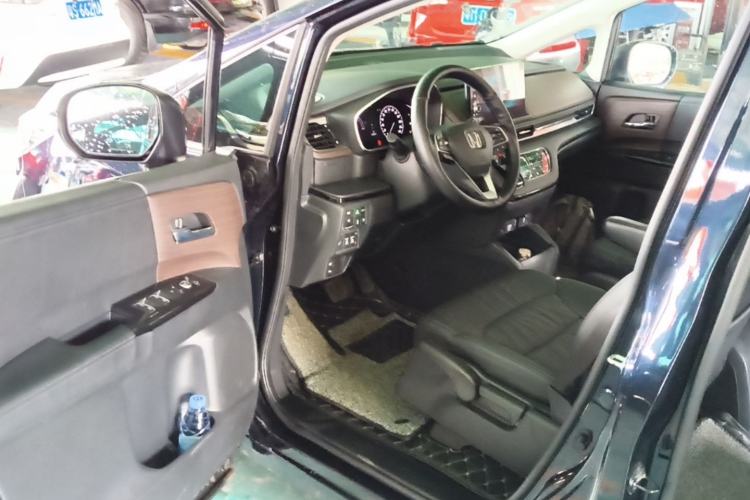 Used Honda Odyssey 2024 2.0L eHEV Sharp & Smart Edition Driver Seat