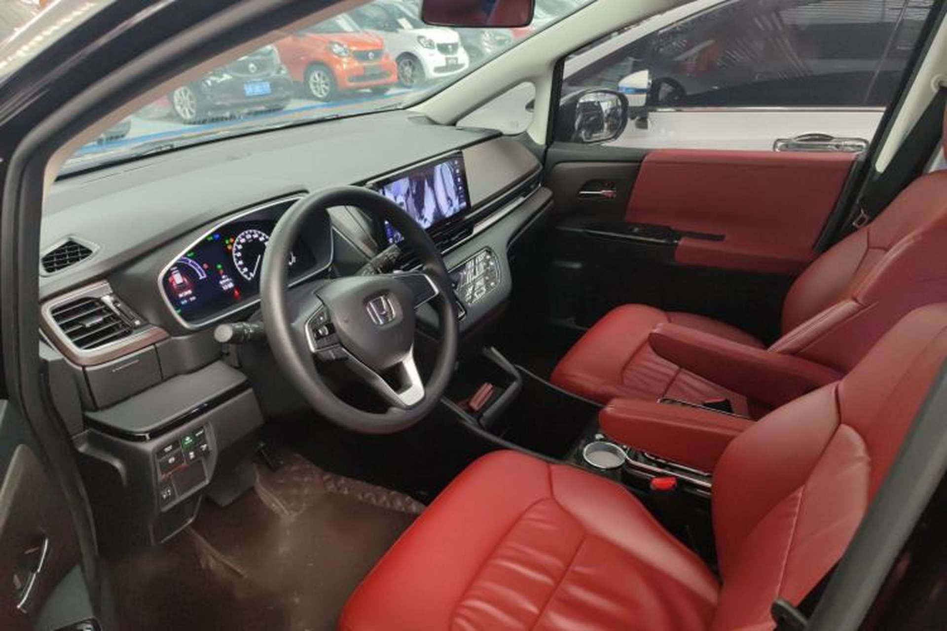 Used Honda Odyssey 2024 2.0L eHEV Sharp & Enjoy Edition Driver Seat