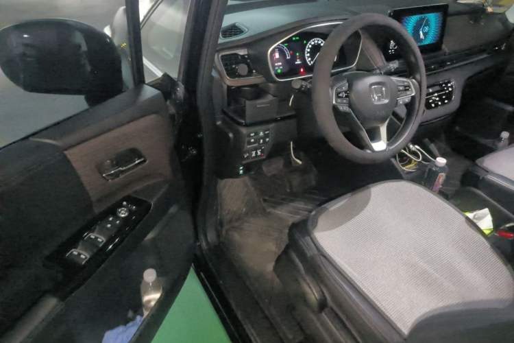Used Honda Odyssey 2024 2.0L eHEV Sharp & Smart Edition Driver Seat