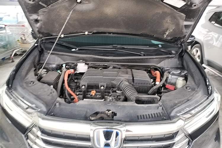 Used Honda Odyssey 2024 2.0L eHEV Sharp & Smart Edition Engine Bay