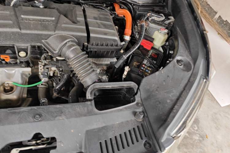 Used Honda Odyssey 2024 2.0L eHEV Sharp & Smart Edition Engine Bay Left