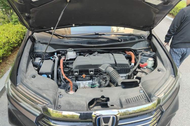 Used Honda Odyssey 2024 2.0L eHEV Sharp & Smart Edition Engine Bay