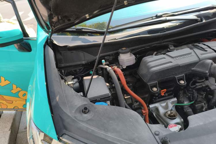 Used Honda Odyssey 2024 2.0L eHEV Sharp & Smart Edition Engine Bay Right
