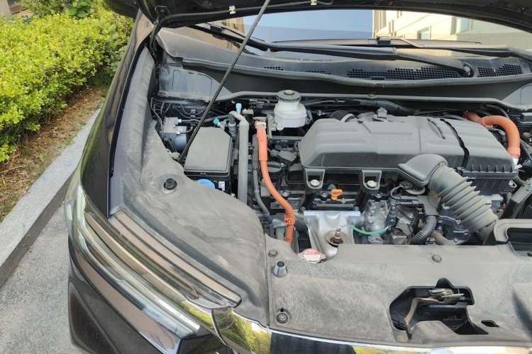 Used Honda Odyssey 2024 2.0L eHEV Sharp & Smart Edition Engine Bay Right