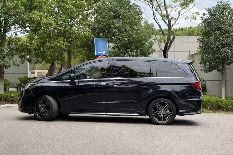 Used Honda Odyssey 2024 2.0L eHEV Sharp·Luxury Edition Exterior 2