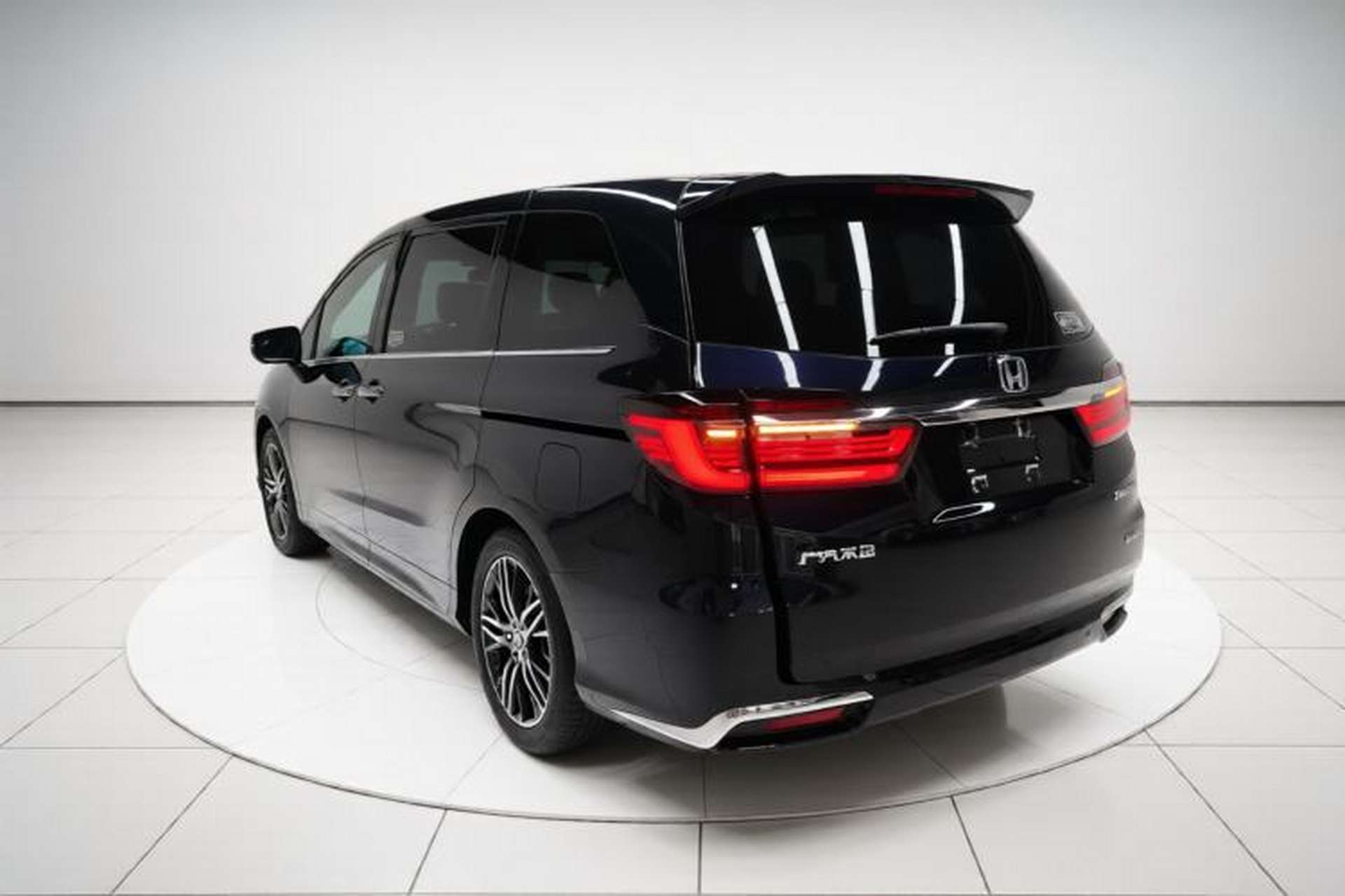 Used Honda Odyssey 2024 2.0L eHEV Sharp·Luxury Edition Exterior 2
