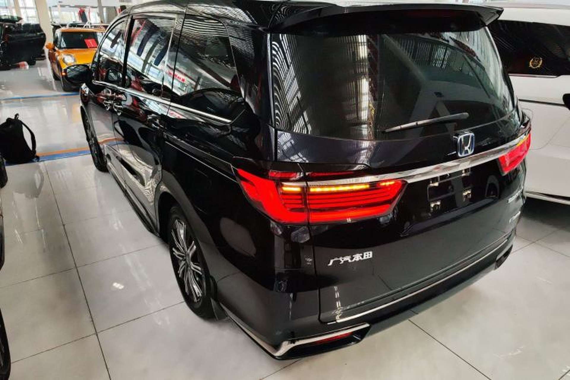 Used Honda Odyssey 2024 2.0L eHEV Sharp & Enjoy Edition Exterior 2