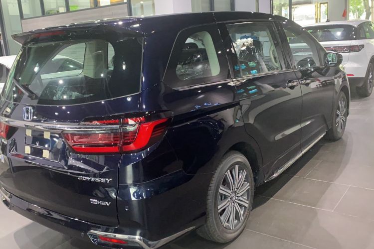 Used Honda Odyssey 2024 2.0L eHEV Sharp & Enjoy Edition Exterior 3