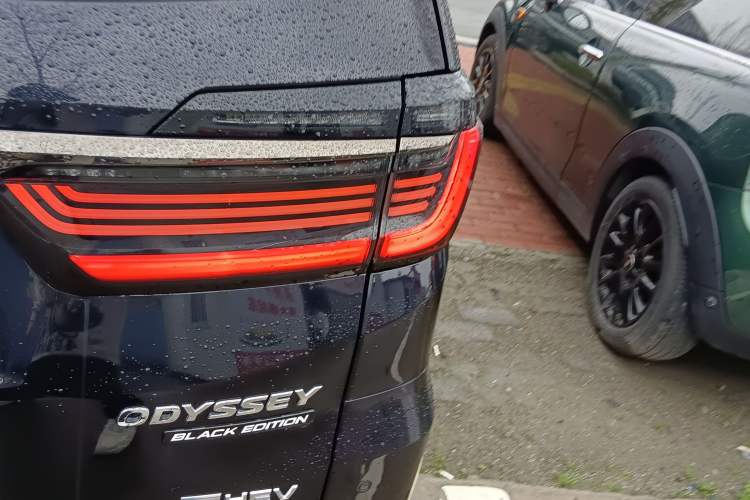 Used Honda Odyssey 2024 2.0L eHEV Sharp – Supreme Edition Exterior 3
