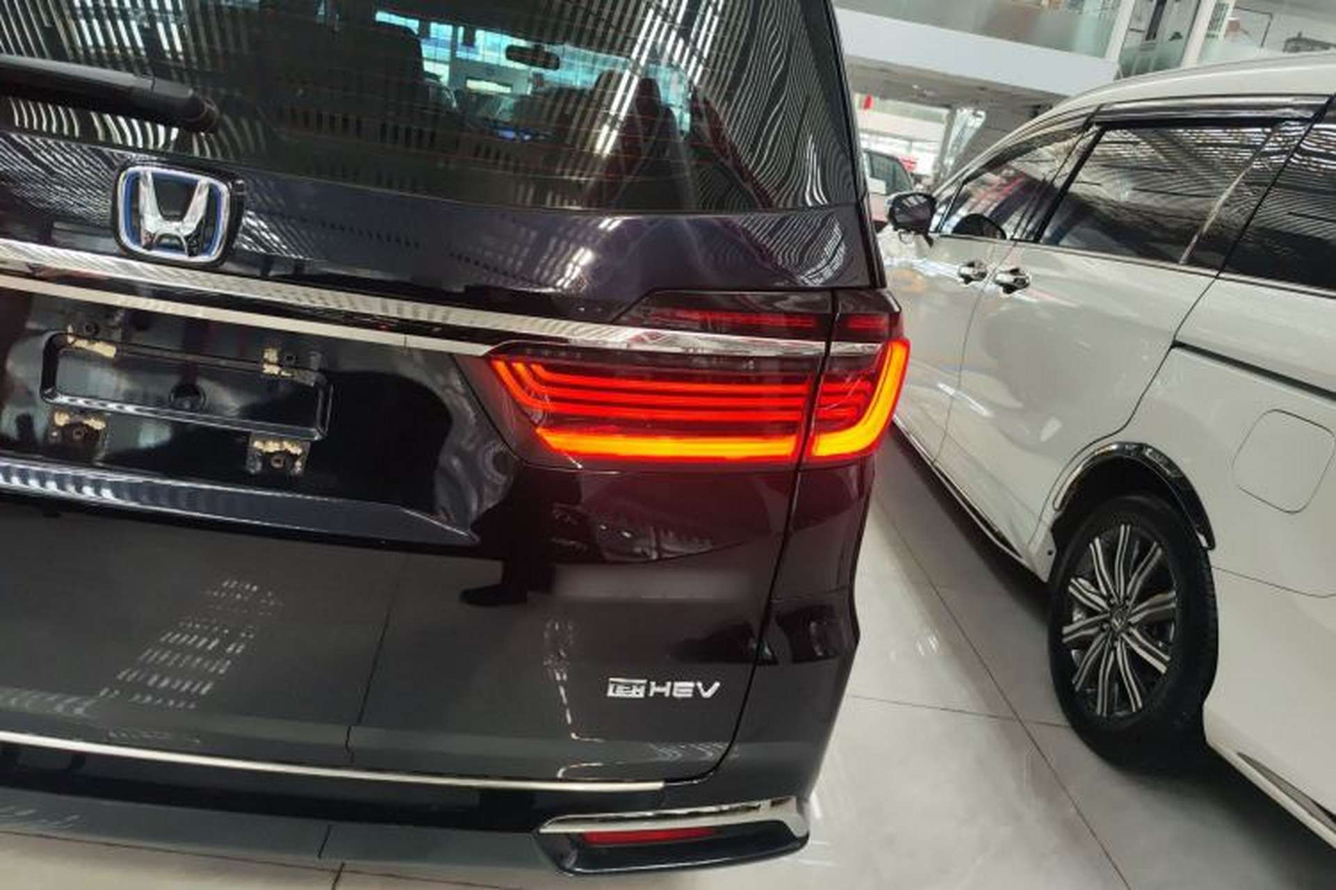 Used Honda Odyssey 2024 2.0L eHEV Sharp & Enjoy Edition Exterior 3