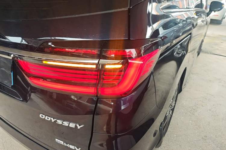 Used Honda Odyssey 2024 2.0L eHEV Sharp & Enjoy Edition Exterior 3