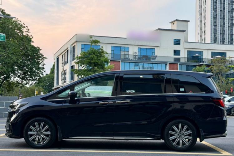 Used Honda Odyssey 2024 2.0L eHEV Sharp & Smart Edition Exterior 4