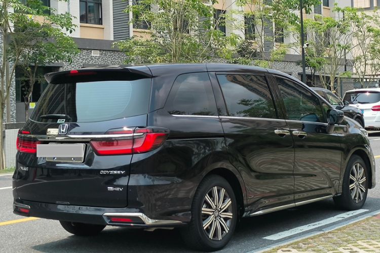 Used Honda Odyssey 2024 2.0L eHEV Sharp & Enjoy Edition Exterior 6