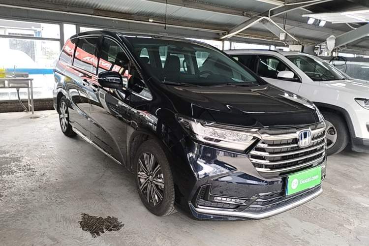 Used Honda Odyssey 2024 2.0L eHEV Sharp & Smart Edition Front Right 45 Deg