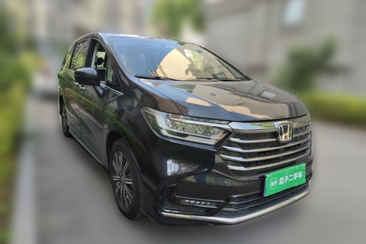 Used Honda Odyssey 2024 2.0L eHEV Sharp & Smart Edition Front Right 45 Deg