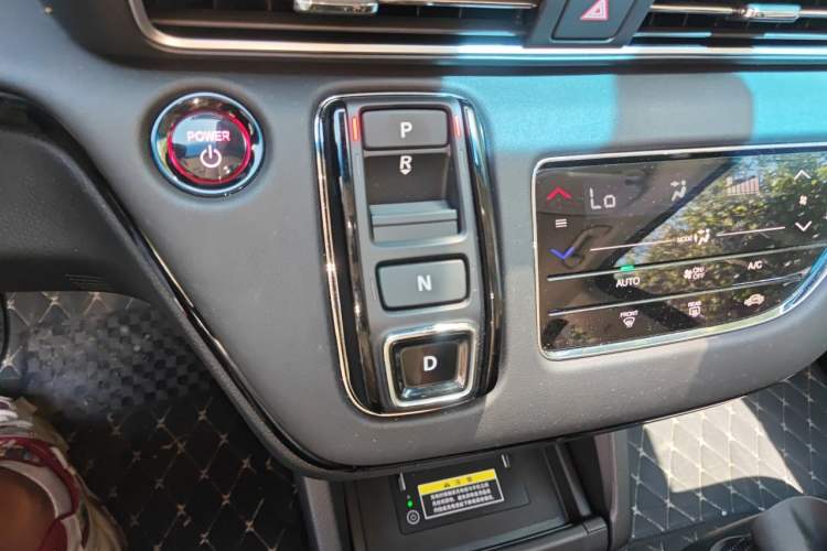 Used Honda Odyssey 2024 2.0L eHEV Sharp & Smart Edition Gear Lever