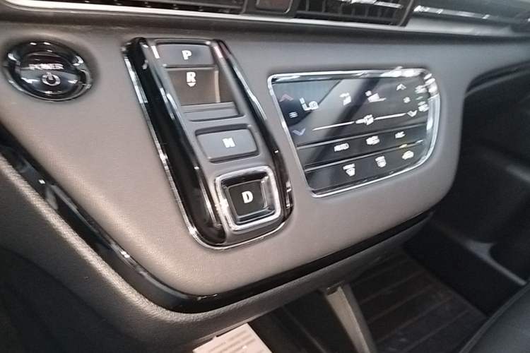 Used Honda Odyssey 2024 2.0L eHEV Sharp & Smart Edition Gear Lever