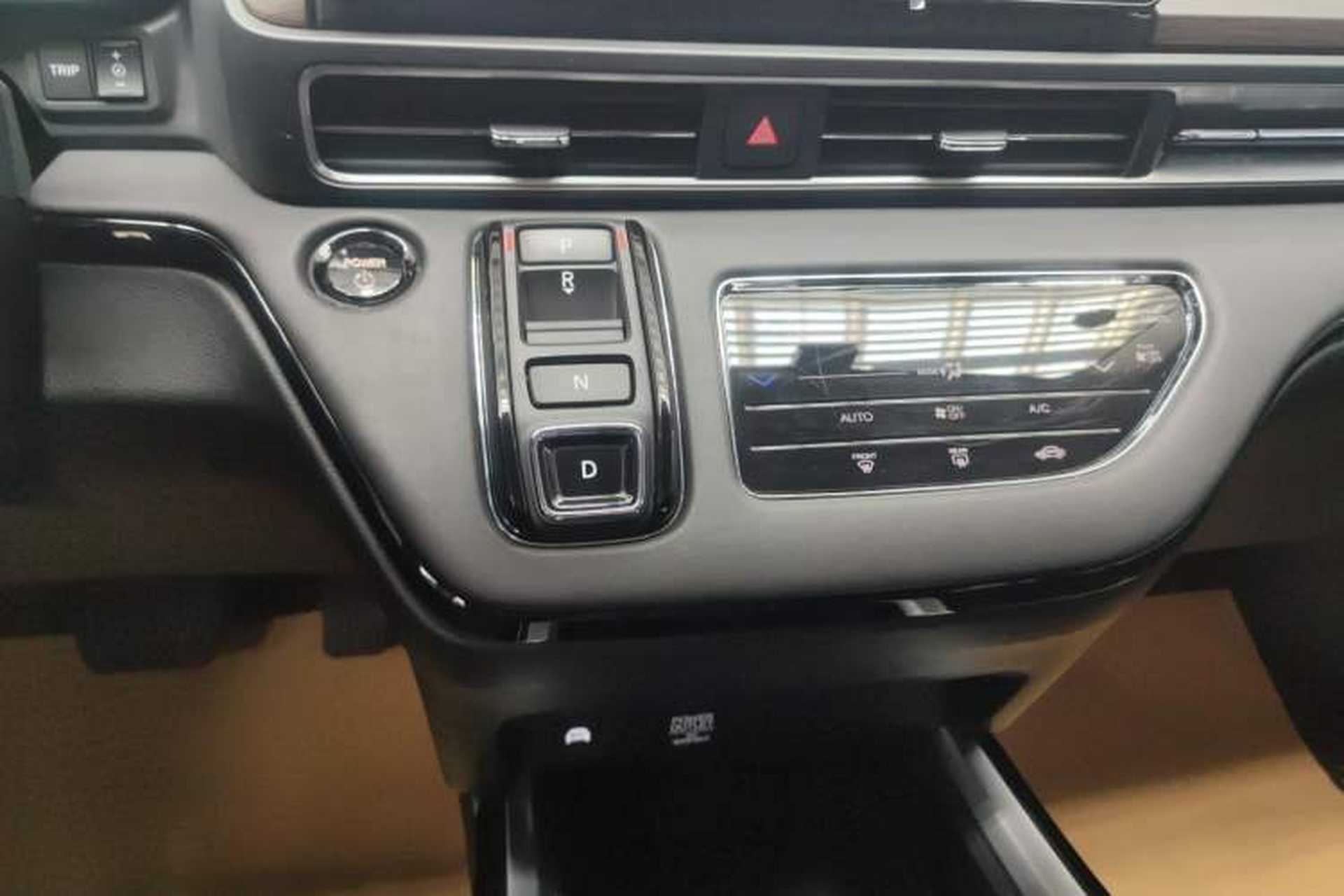Used Honda Odyssey 2024 2.0L eHEV Sharp & Enjoy Edition Gear Lever
