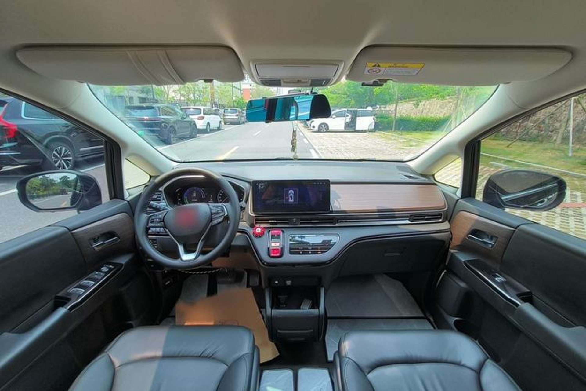 Used Honda Odyssey 2024 2.0L eHEV Sharp & Enjoy Edition Interior 1