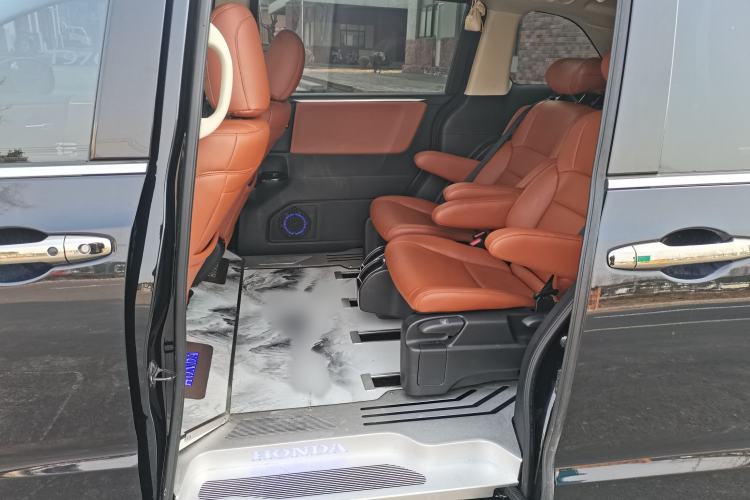 Used Honda Odyssey 2024 2.0L eHEV Sharp & Enjoy Edition Interior 2