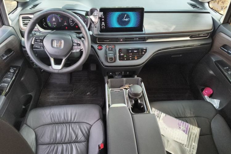 Used Honda Odyssey 2024 2.0L eHEV Sharp & Smart Edition Interior 2