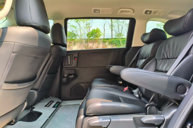 Used Honda Odyssey 2024 2.0L eHEV Sharp & Enjoy Edition Interior 3