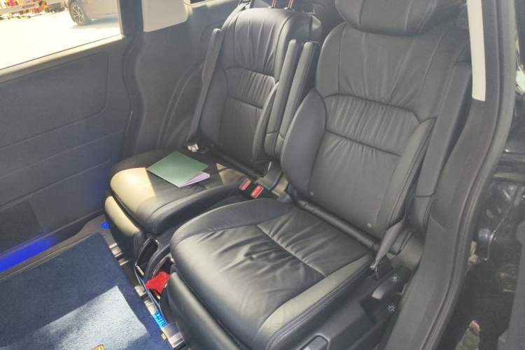 Used Honda Odyssey 2024 2.0L eHEV Sharp & Smart Edition Interior 4