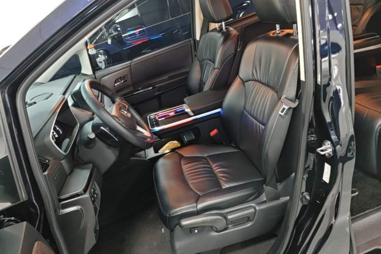 Used Honda Odyssey 2024 2.0L eHEV Sharp & Enjoy Edition Left Front Seat