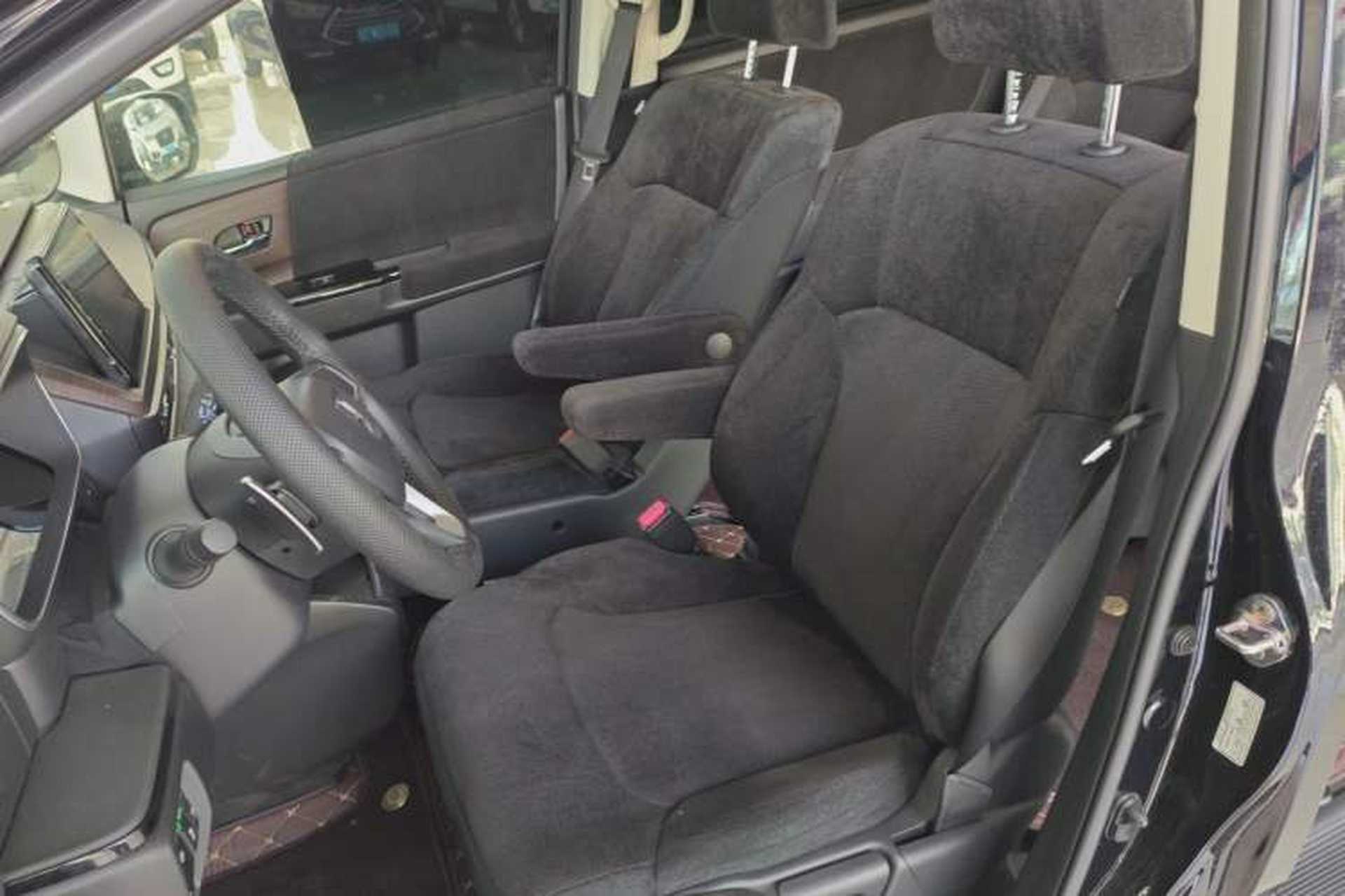 Used Honda Odyssey 2024 2.0L eHEV Sharp & Enjoy Edition Left Front Seat