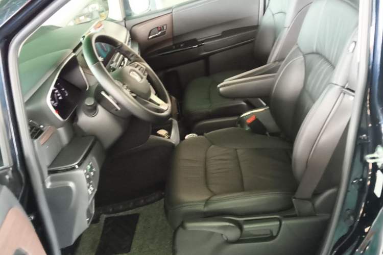 Used Honda Odyssey 2024 2.0L eHEV Sharp & Smart Edition Left Front Seat
