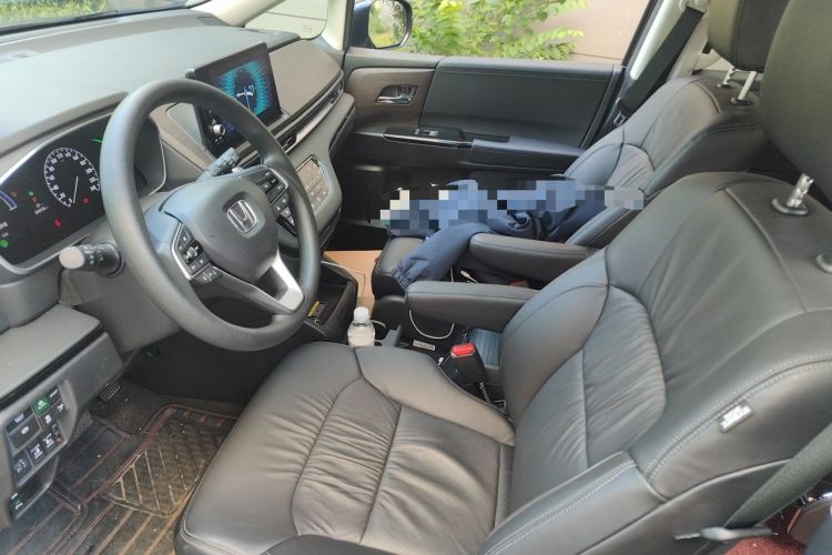 Used Honda Odyssey 2024 2.0L eHEV Sharp & Smart Edition Left Front Seat