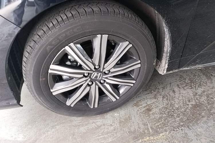 Used Honda Odyssey 2024 2.0L eHEV Sharp & Smart Edition Left Front Wheel Hub