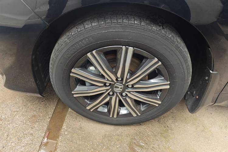 Used Honda Odyssey 2024 2.0L eHEV Sharp & Enjoy Edition Left Front Wheel Hub