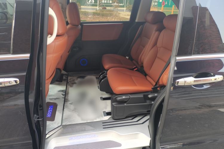 Used Honda Odyssey 2024 2.0L eHEV Sharp & Enjoy Edition Left Rear Seat