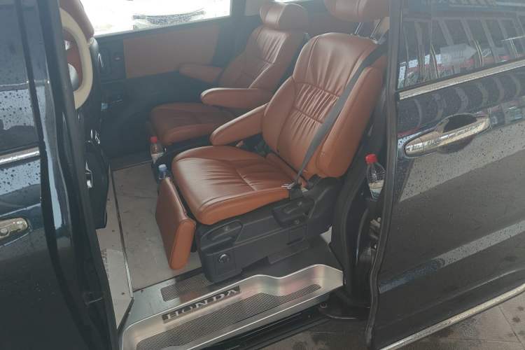Used Honda Odyssey 2024 2.0L eHEV Sharp & Enjoy Edition Left Rear Seat
