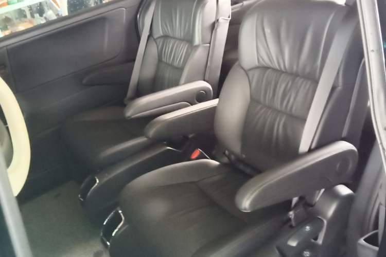 Used Honda Odyssey 2024 2.0L eHEV Sharp & Smart Edition Left Rear Seat