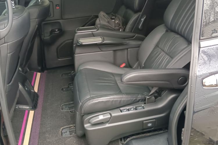 Used Honda Odyssey 2024 2.0L eHEV Sharp – Supreme Edition Left Rear Seat