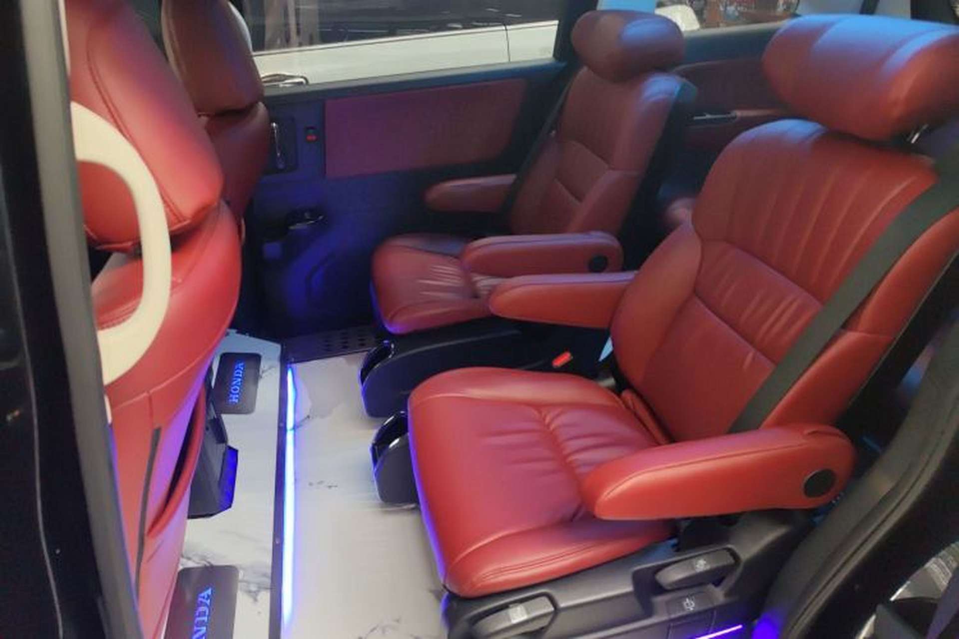 Used Honda Odyssey 2024 2.0L eHEV Sharp & Enjoy Edition Left Rear Seat