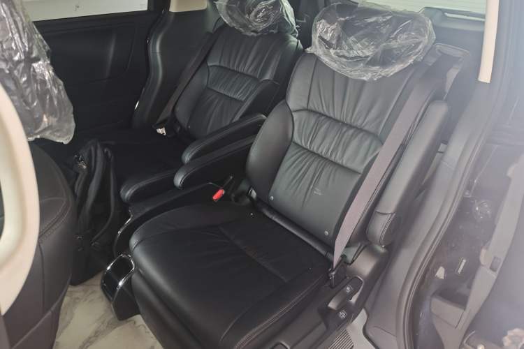 Used Honda Odyssey 2024 2.0L eHEV Sharp·Luxury Edition Left Rear Seat
