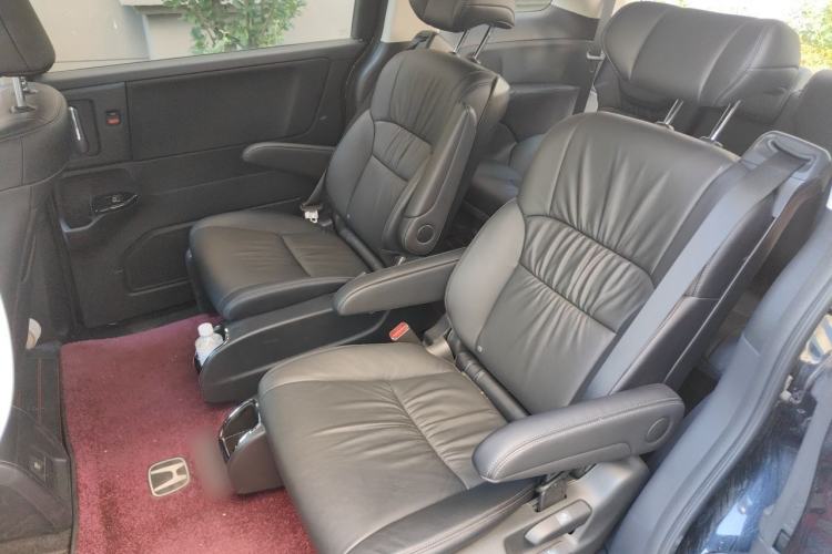 Used Honda Odyssey 2024 2.0L eHEV Sharp & Smart Edition Left Rear Seat