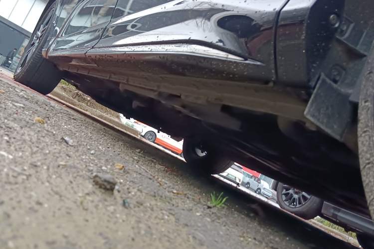 Used Honda Odyssey 2024 2.0L eHEV Sharp – Supreme Edition Left Side Sill