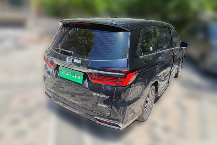 Used Honda Odyssey 2024 2.0L eHEV Sharp & Smart Edition Rear Right 45 Deg