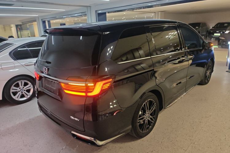 Used Honda Odyssey 2024 2.0L eHEV Sharp·Luxury Edition Rear Right 45 Deg