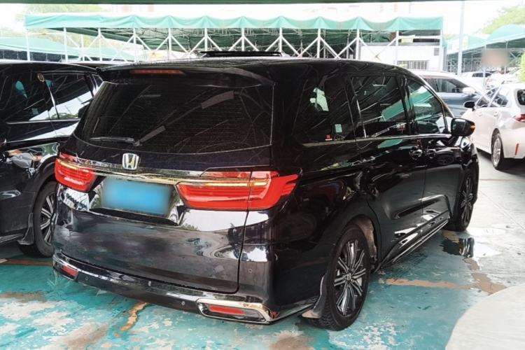 Used Honda Odyssey 2024 2.0L eHEV Sharp & Smart Edition Rear Right 45 Deg