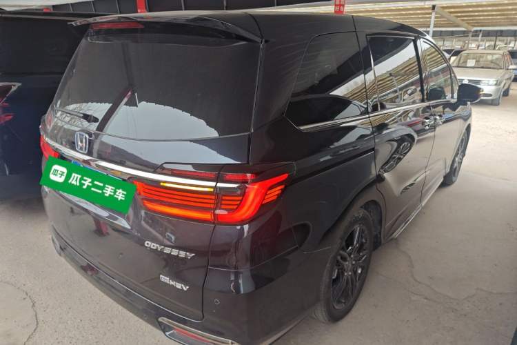 Used Honda Odyssey 2024 2.0L eHEV Sharp·Luxury Edition Rear Right 45 Deg