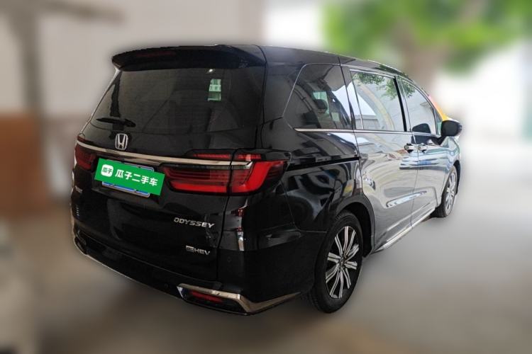 Used Honda Odyssey 2024 2.0L eHEV Sharp & Smart Edition Rear Right 45 Deg