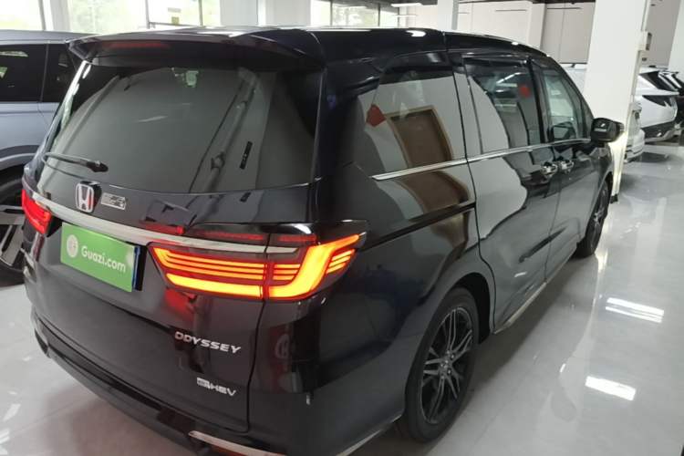 Used Honda Odyssey 2024 2.0L eHEV Sharp·Luxury Edition Rear Right 45 Deg