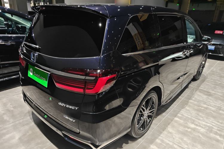Used Honda Odyssey 2024 2.0L eHEV Sharp·Luxury Edition Rear Right 45 Deg