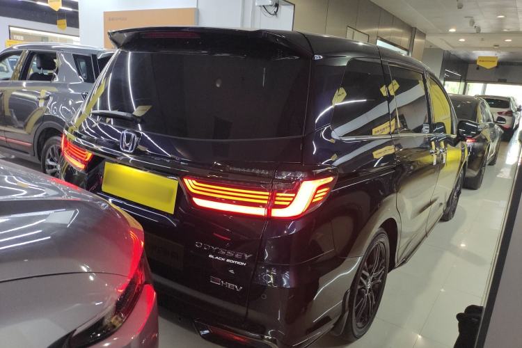 Used Honda Odyssey 2024 2.0L eHEV Sharp·Luxury Edition Rear Right 45 Deg